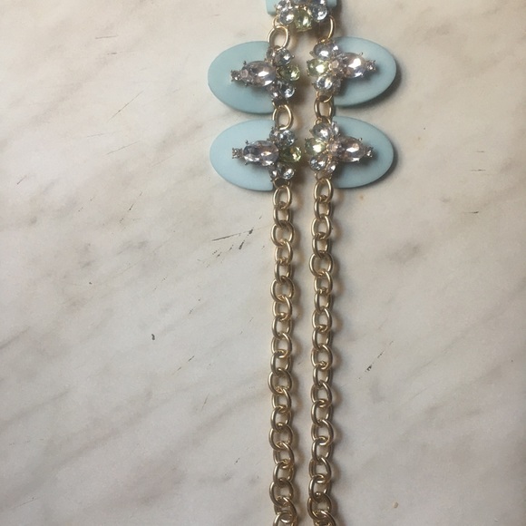 🌷🌷Gold Tone Statement Necklace🌷🌷 - Picture 4 of 4